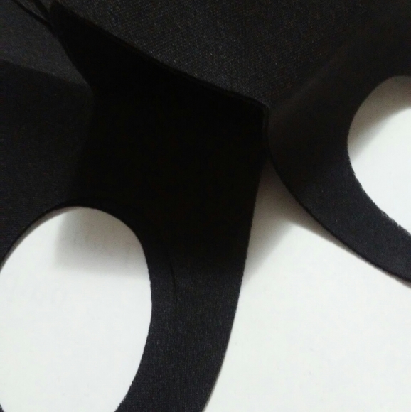 10 Pack New Black Stretchy Washable Face Masks - Picture 2 of 4